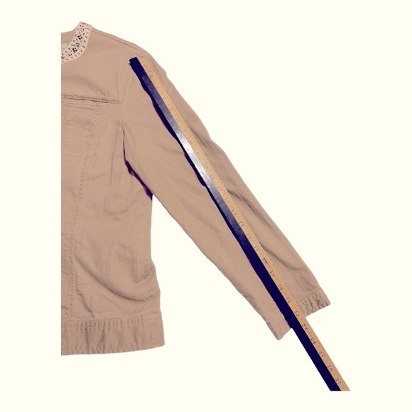CHICO’S  Jacket Khaki with stitching details and Embellished Snap Front Size 2 - Picture 11 of 13